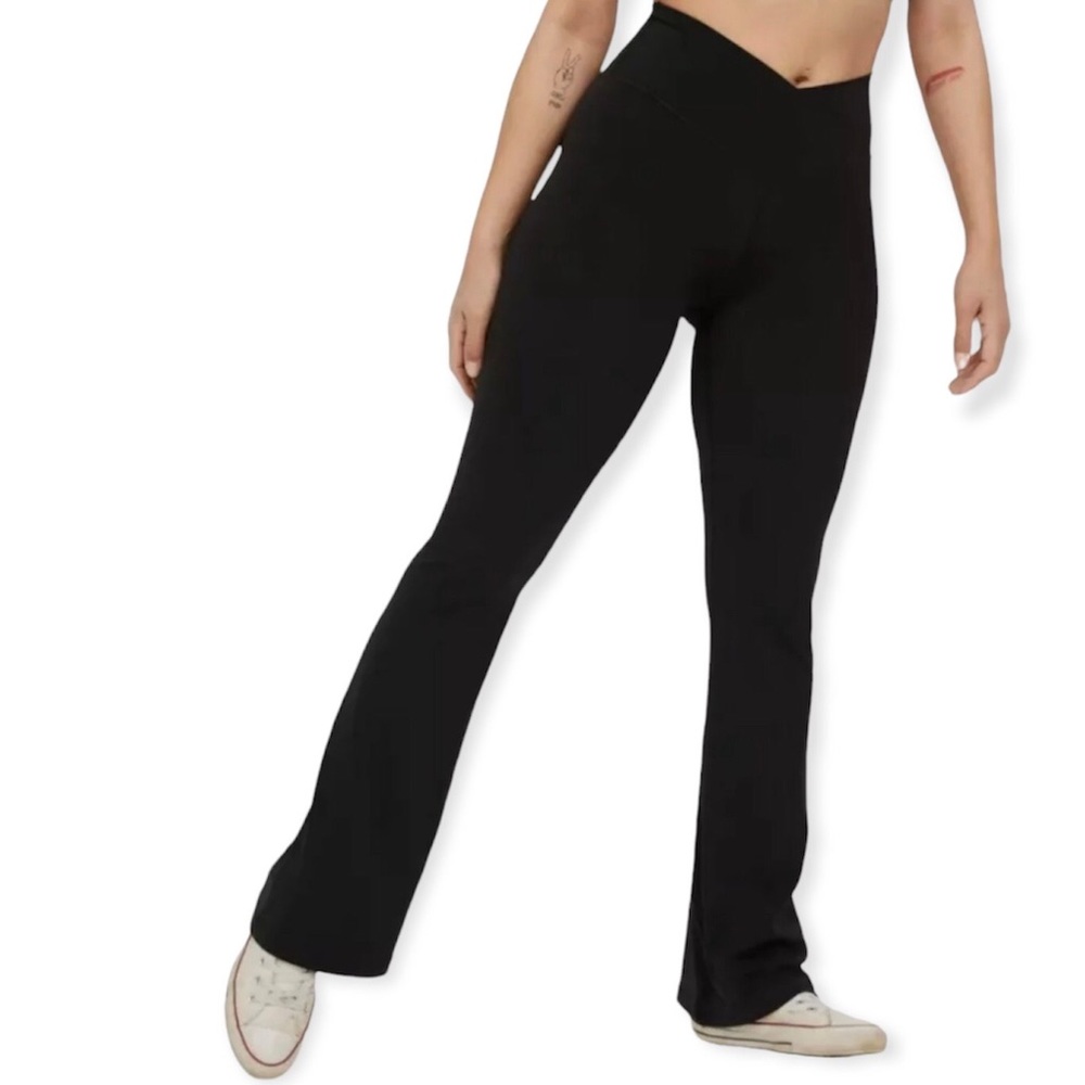 OFFLINE By Aerie Hi-Rise Cross-over Flare Leggings - Black - Size M Short